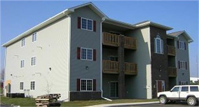 Building Photo - 2 BED 2 BATH - Available Fall 2026 Unit 1