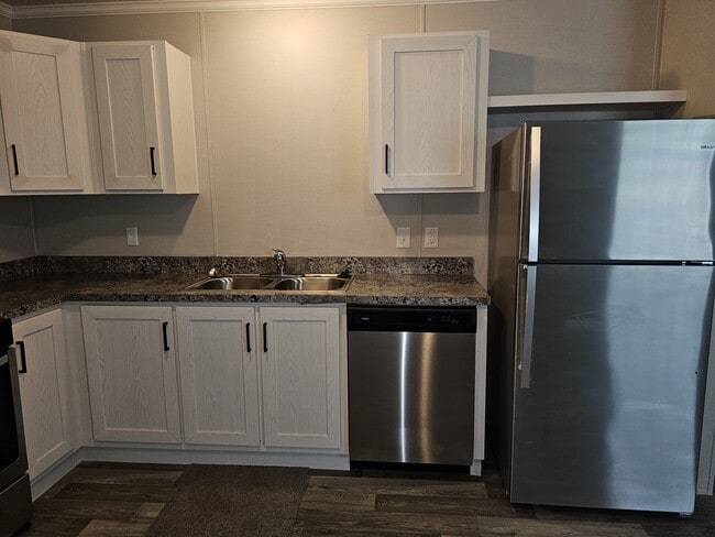 Photo - 855 W Jefferson St