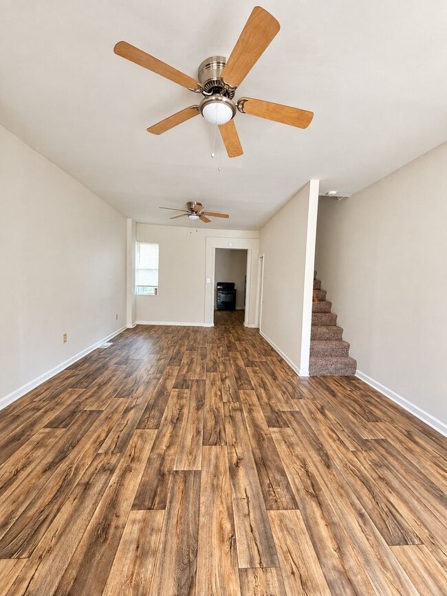 Spacious 4-Bedroom Pet-Friendly Rowhome in Juniata — Available Now