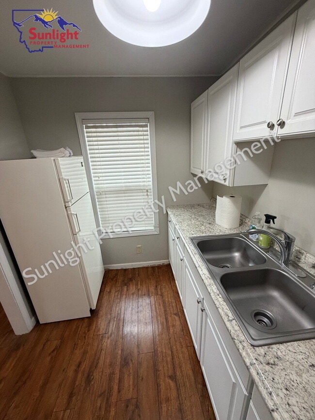 Photo - 305 N 5th Ave