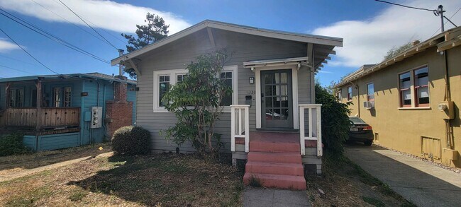 Front - 1320 Ordway St House Unit A