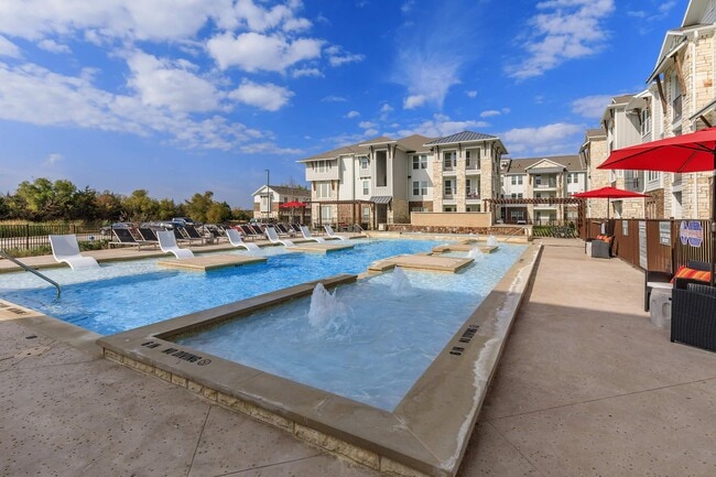 Photo - Luxia Rockwall Downes