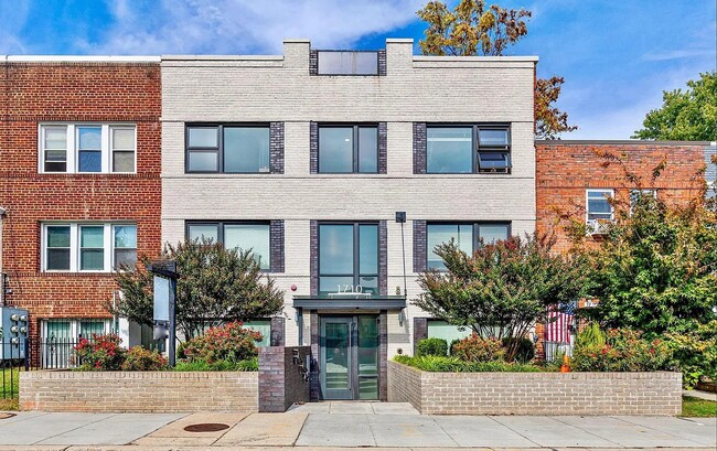 Building Photo - 1710 Gales St NE Unit Kingman Flats Condominiums