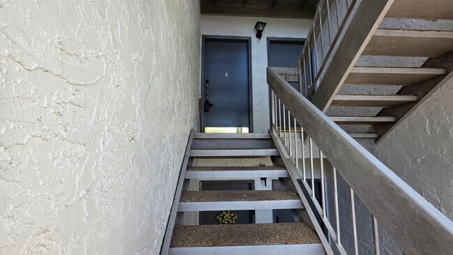Photo - FOR RENT 1 bedroom 1 bathroom second floor... Condo