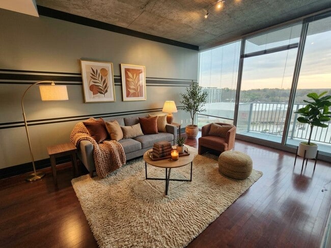 Photo - 361 17th St NW