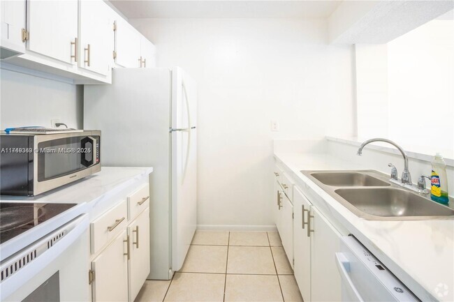 Building Photo - 8006 SW 149th Ave Unit D214 Rental