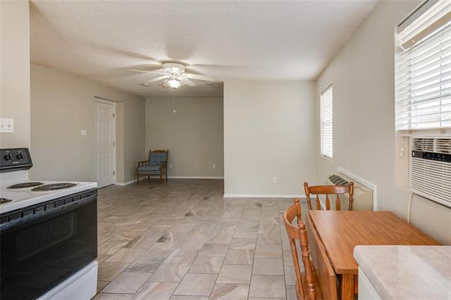 Photo - 406 Marsha St