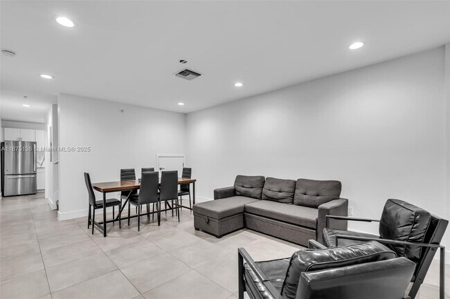 Photo - 645 Palmetto Dr Unidad 6