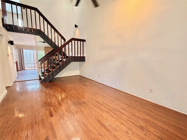 Photo - 7936 Ellinger Ln