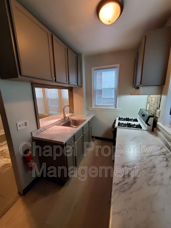 Building Photo - 6135 Jefferson St Rental