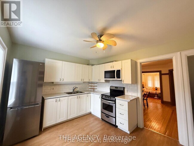 Photo - 30 Falwyn Ave