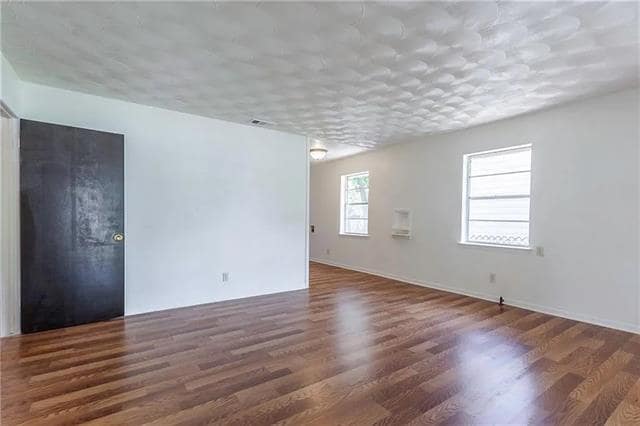 Photo - 2823 Aster St