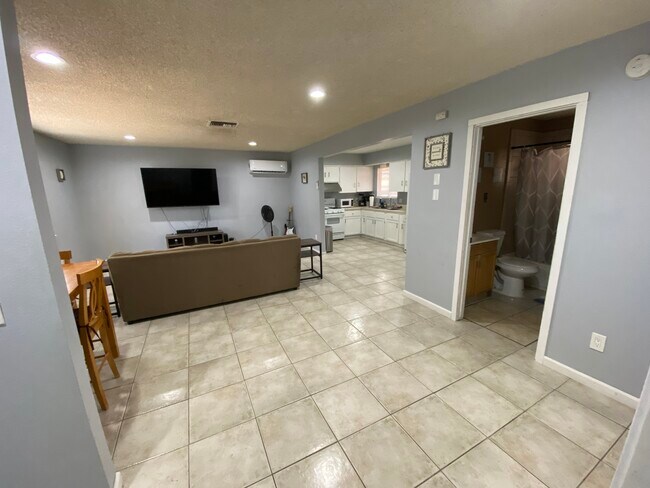 Photo - 235 W Robertson Rd