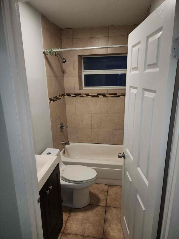 272 SW 3rd St Unit B