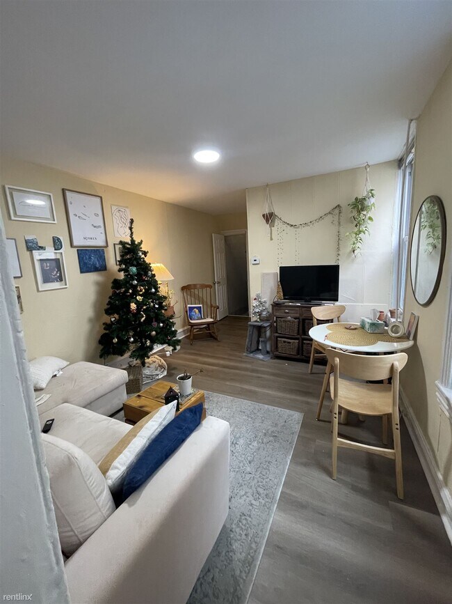 Photo - 1 br, 1 bath Triplex - 1219 North 29th Str...