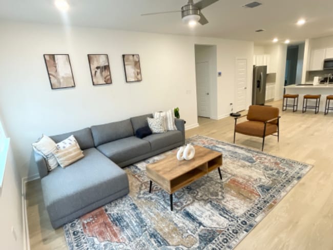 Photo - 10905 Tildon Ave