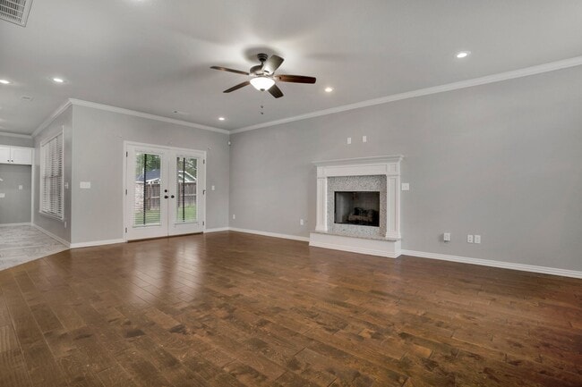 Photo - Very well maintained 4 Bed 3 Bath home in Great Location!