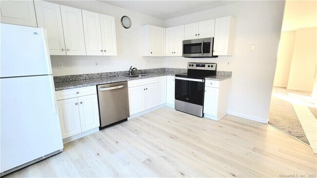 Photo - 494 Naugatuck Ave