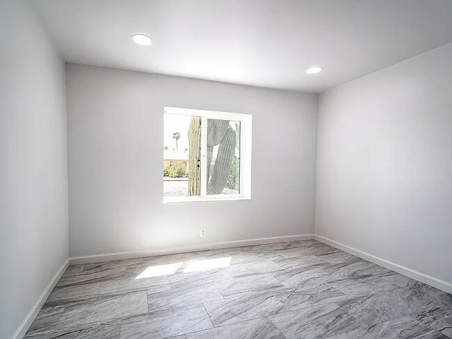 Photo - 1017 E West Cir Dr Unit 1