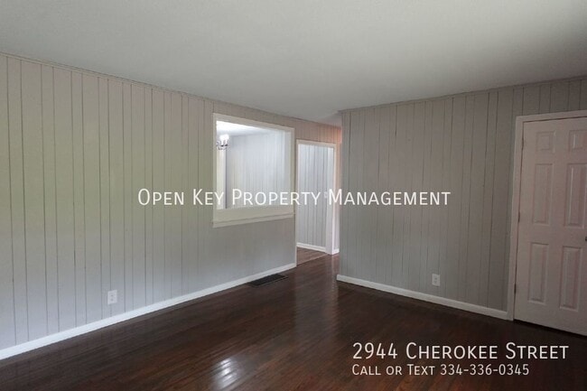 Photo - 2944 Cherokee St