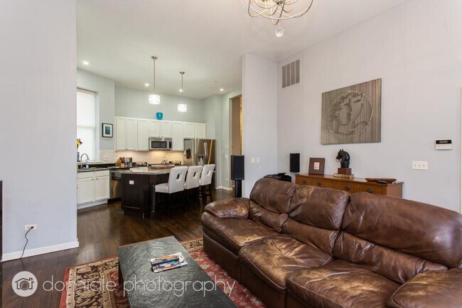 Photo - 3 bedroom in Chicago IL 60612 Unit 1