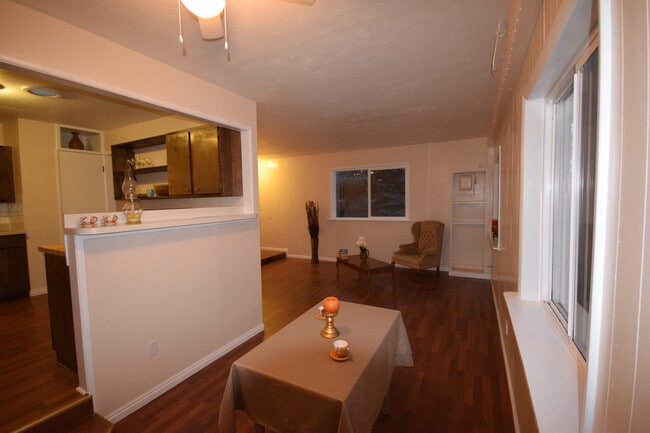 Building Photo - 14551 S Camp Williams Rd