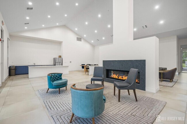723 Lorhan Dr