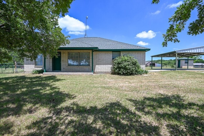 Building Photo - Charming 3-bedroom, 2-bath home situated on 2 acres in Decatur ISD!