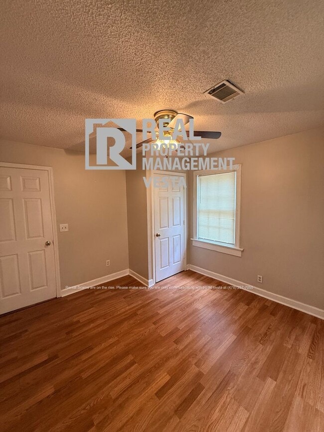 Photo - 3163 Highpoint Dr