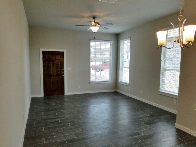 Photo - Beautiful 3 Bedroom Luxury Townhome, Kyle, Texas!