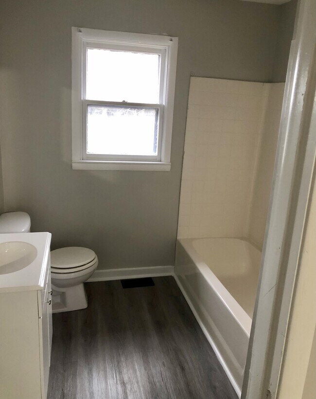 Photo - 1623 E 73rd St