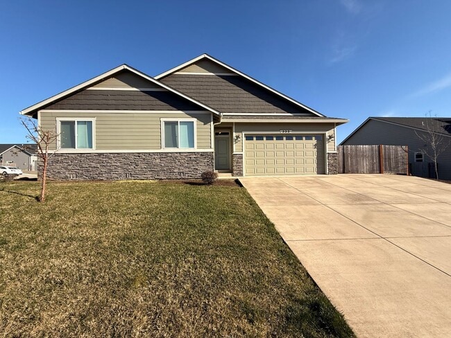 Building Photo - 3 Bed 2 Bath - Sublimity Duplex