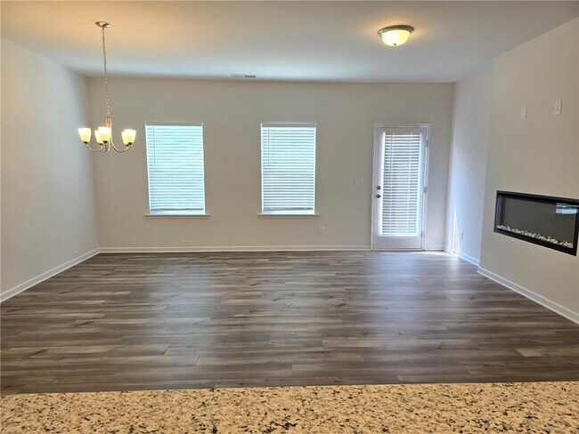 Photo - 313 Skye Ln