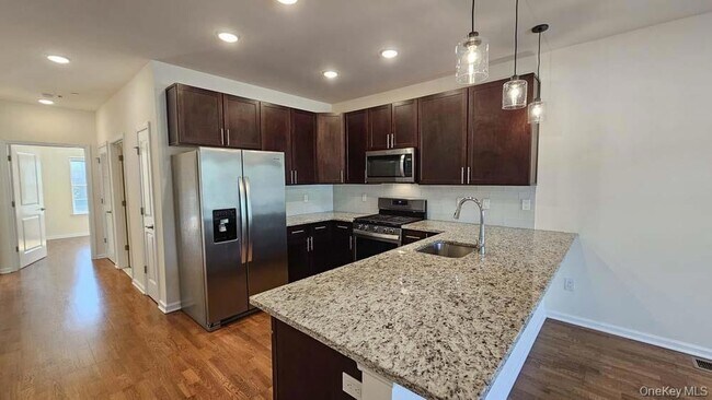 Photo - 260 W Main St Unit 16
