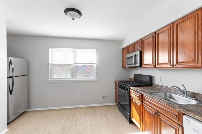 Photo - 601-615 Benner St LLC