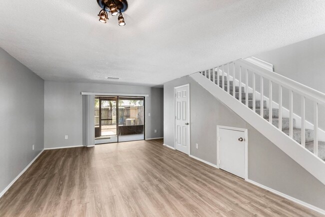 Photo - 2bedroom 1.5 Bath Town home ** January Ren...