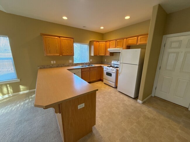 Photo - 21183 Copperfield Avenue