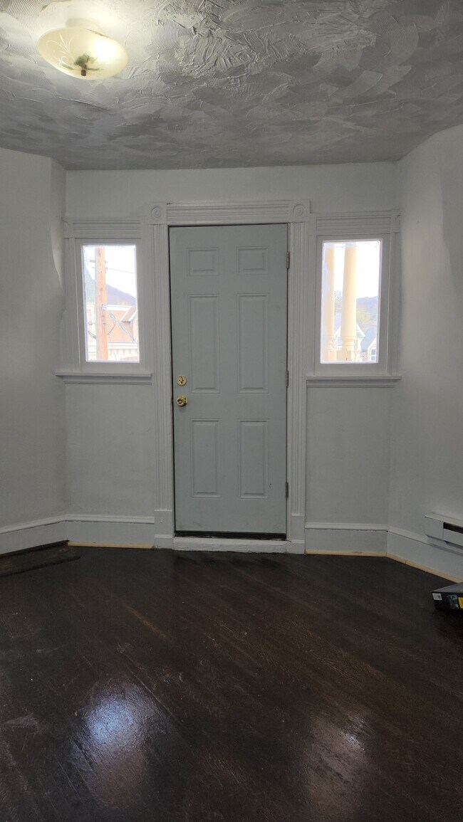 Photo - 226 Clymer St Unit Aprt 3