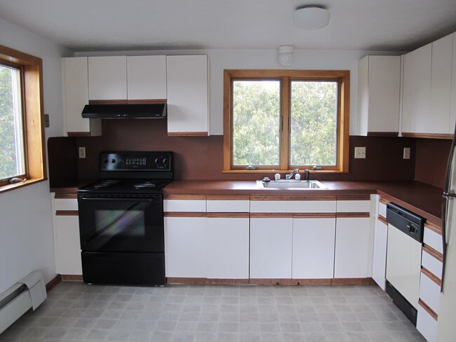 Kitchen - 61 Pleasant St Unit A