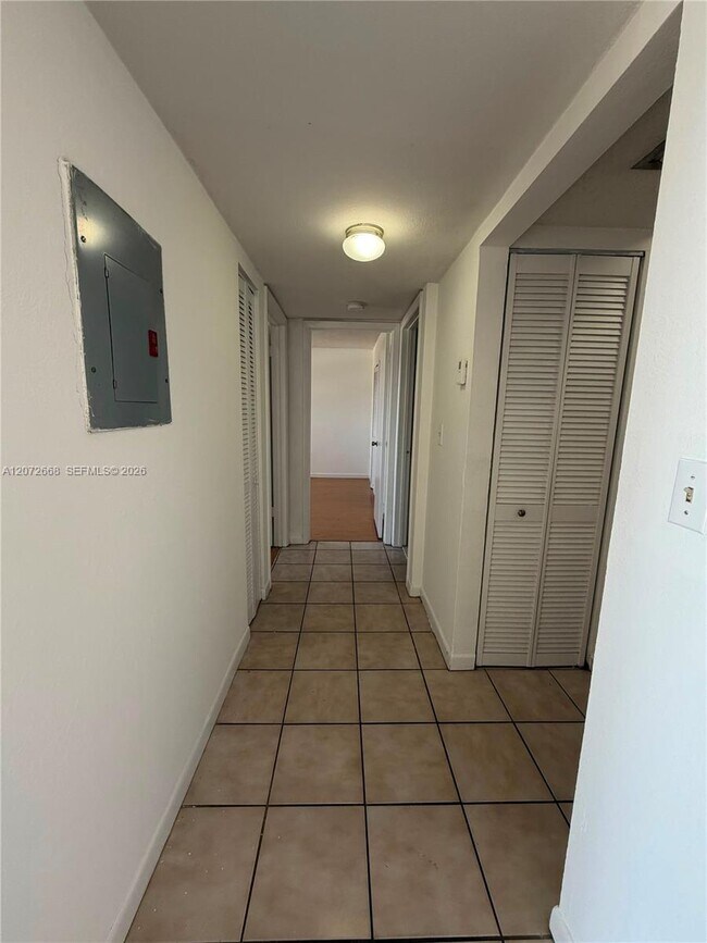 8145 NW 7th St Unit 406