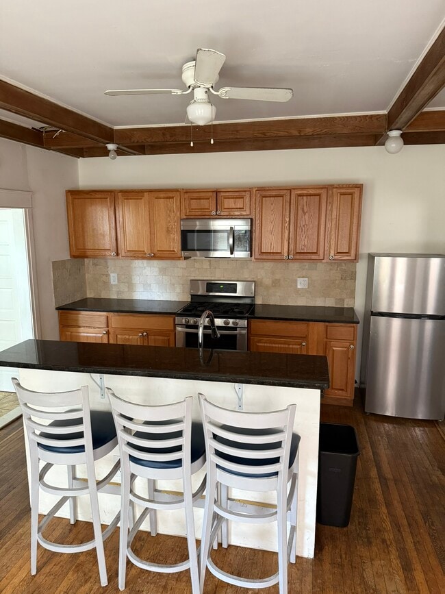 Photo - 605 E 19th St