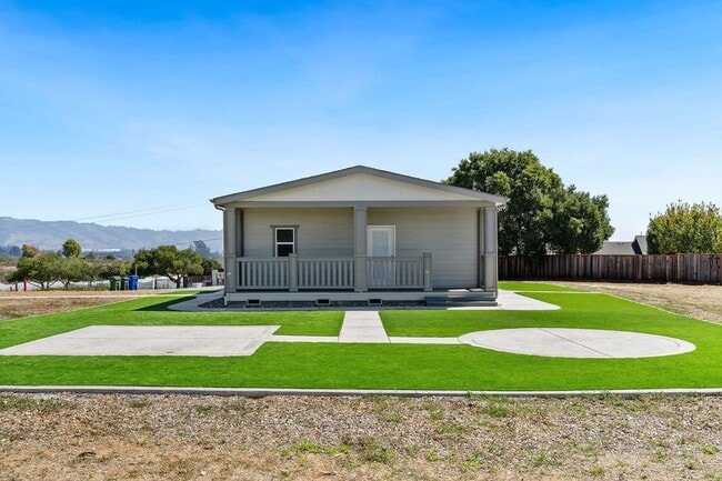 517 Calabasas Rd