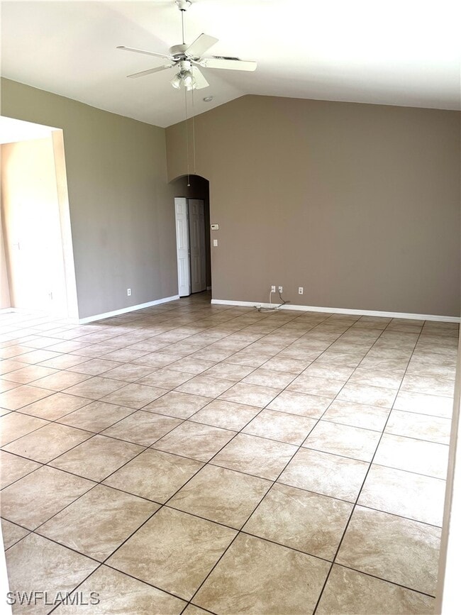 Photo - 286 Justene Cir