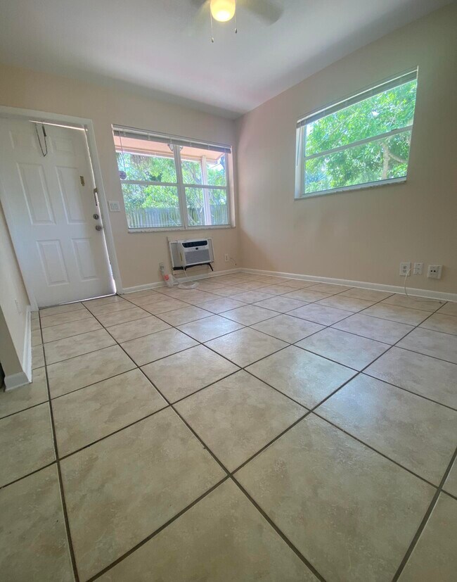 1217 S N St Unit 4