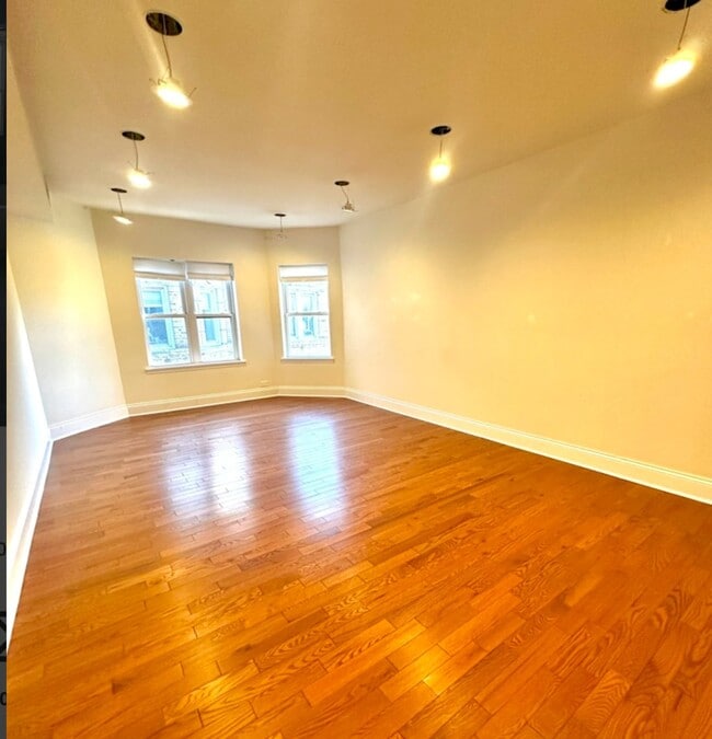 Photo - 1155 W Lunt Ave Unit 3