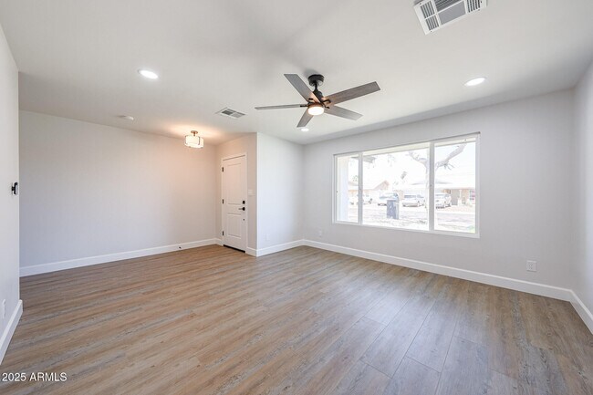 Photo - 11202 N 43rd Dr