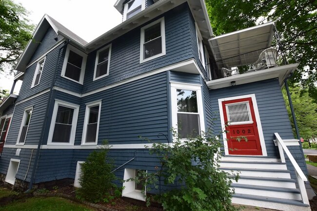 Photo - 1002 N Aurora St Unidad 1