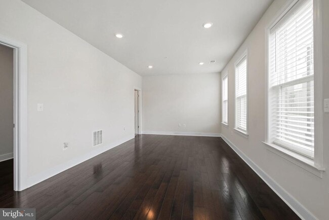 Photo - 143 Rubens Dr