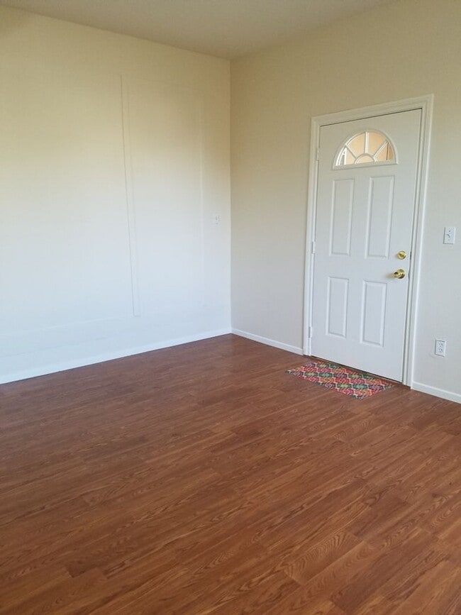 Photo - 11232 Fulmer Dr Unidad Fulmer #B