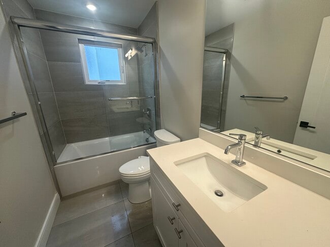 Photo - 44 Iffley Rd Unit 2